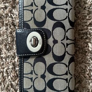 Coach Turnlock Wallet Vintage